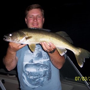 27" Mn Walleye