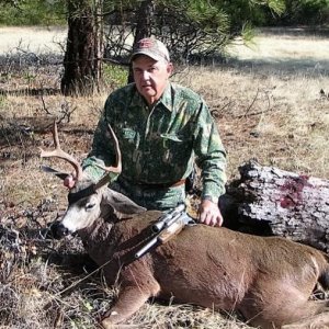 2016 Blacktail.  This was an old deer that had regressed in antler growth, and appeared to be nearing the end of his days.  Despite his unimpressive 2