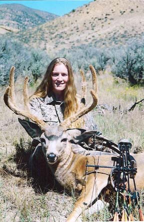 2006 mule deer in velvet with my bow