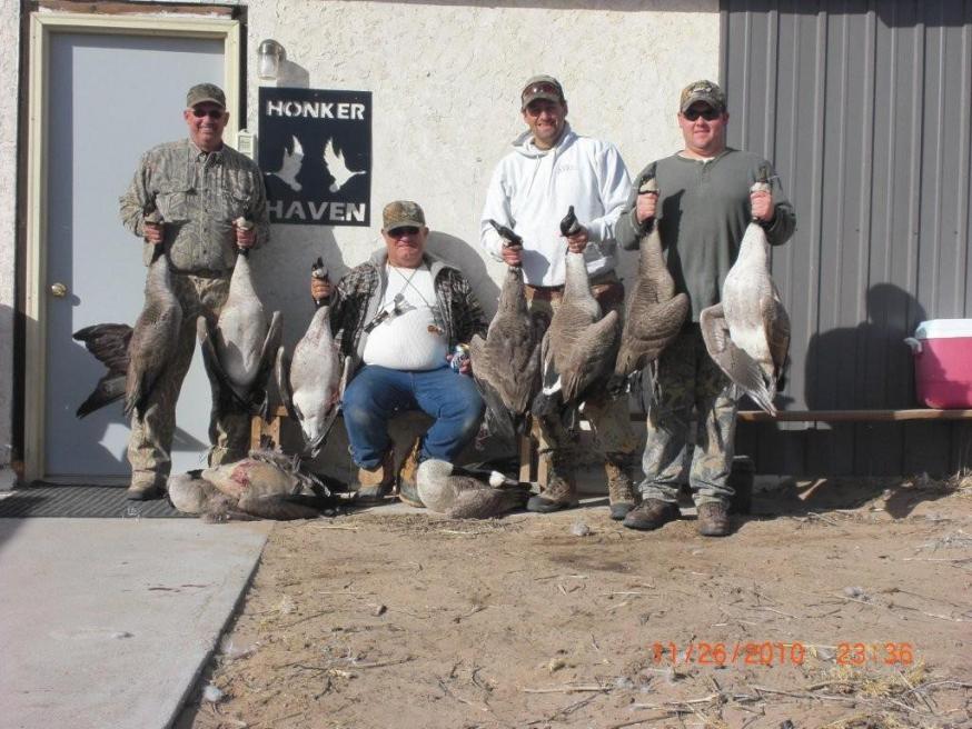 A pic with the boys at the goose pit.  We had a great lease and had a great time there.