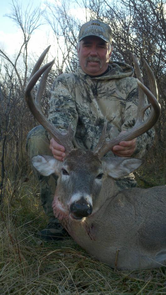 Dad's nice western SD whitetail. 140&quot; Gross B&amp;C with 12&quot; G2 (4x5)