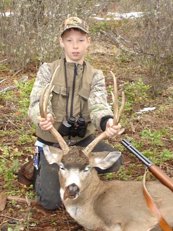 Grandsons first buck! Blacktail 21&quot; trall